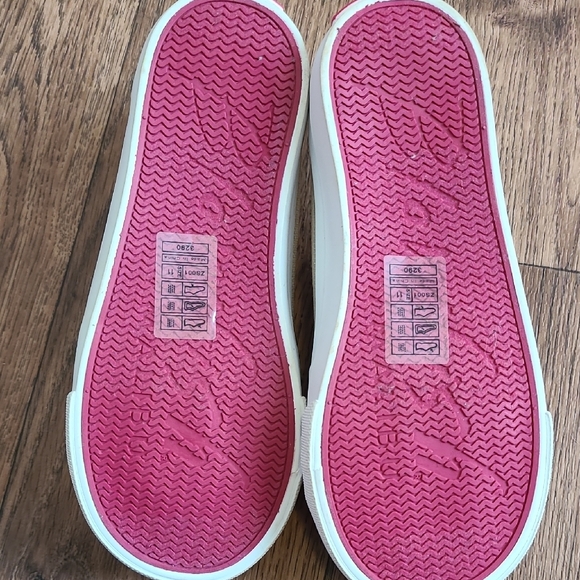 Blowfish Kids Beige Slip-On Sneakers - Picture 3 of 8